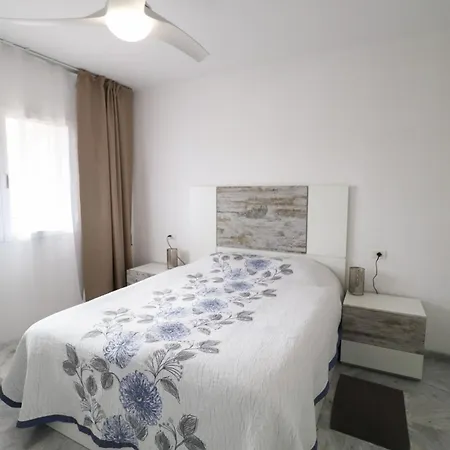 Dinastia B403 By Tenerife & Sales * Los Cristianos (Tenerife)