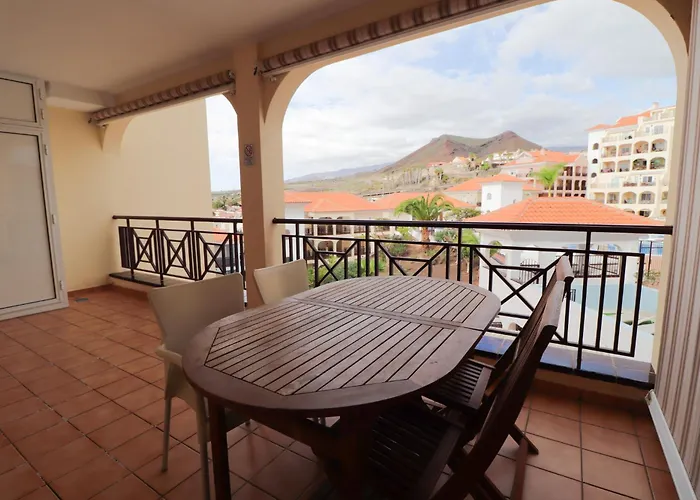 Dinastia B403 By Tenerife & Sales Los Cristianos (Tenerife)